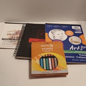 4 piece Art bundle 🖌🎨🖼🖍✏📒